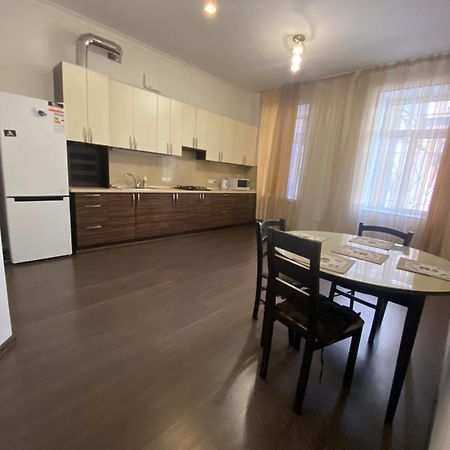 Apartment Ekaterinenskaya 24 โอเดสซา ภายนอก รูปภาพ